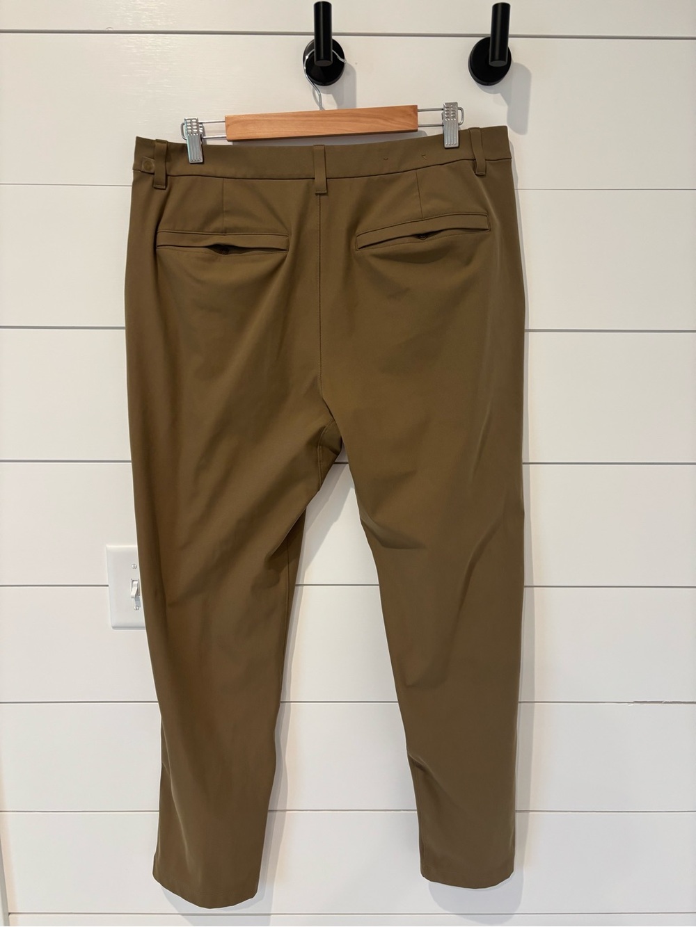 Men's Lululemon Dark Khaki 36x30 - Classic Casual Fit - Picture 2 of 2